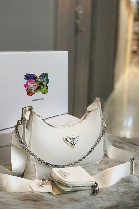 شنطة - Prada Leather / شامل العلبة - ابيض